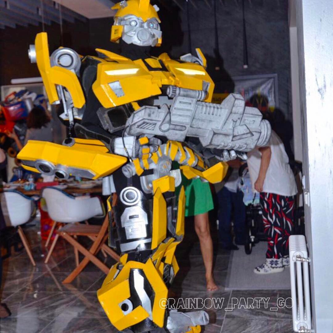 Шоу роботов трансформеров